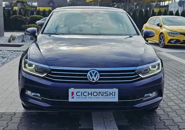 Volkswagen Passat cena 54900 przebieg: 189742, rok produkcji 2018 z Krzanowice małe 781